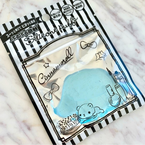 Blue Cinnamoroll Silicone Jelly Makeup Applicator Cosmetics Puff - Picture 1 of 2